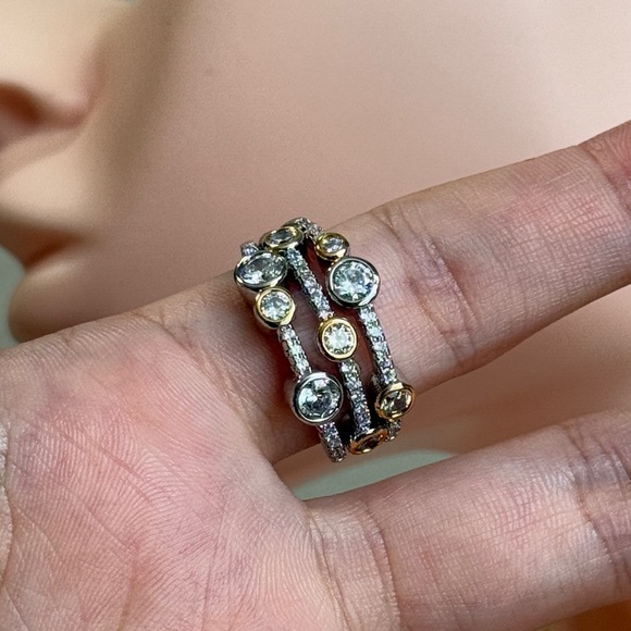 Elegant Silver and Gold Multi-Stone Ring - Picture 12 of 13